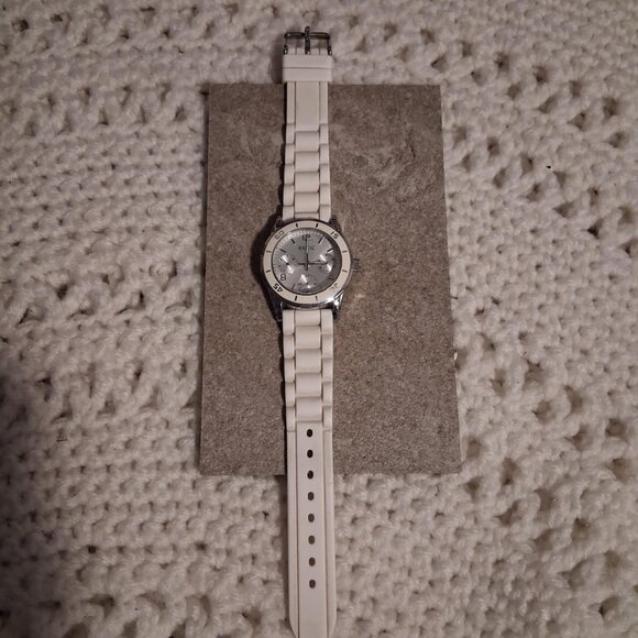 RELIC LADIES WATCH W/WHITE SILICONE STRAP- - Picture 3 of 5